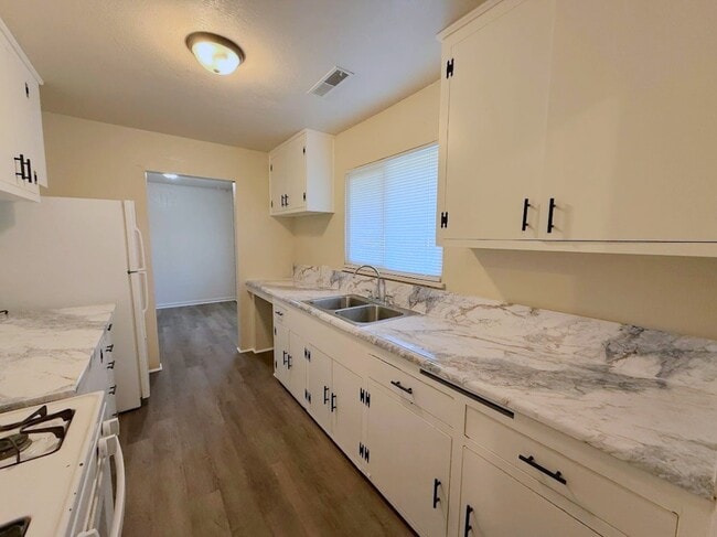 Photo - 2559 Ballantyne Dr