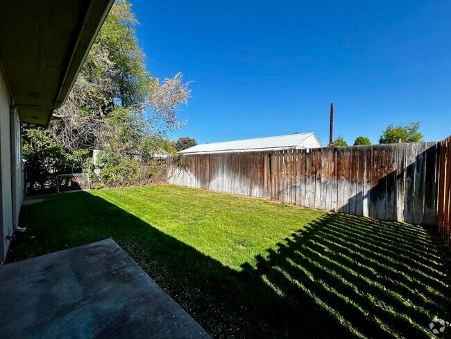 Building Photo - r205 Unit A Rental