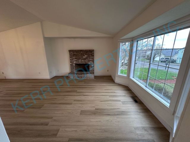 Photo - 231 SE 17th St