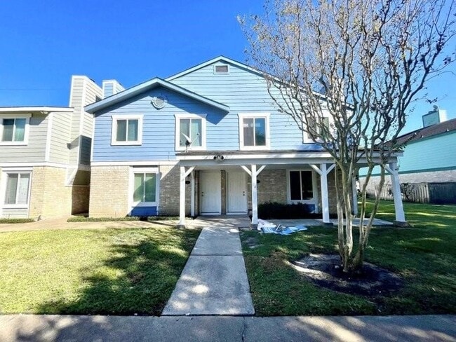 Building Photo - 752 Memorial Mews St Unit B