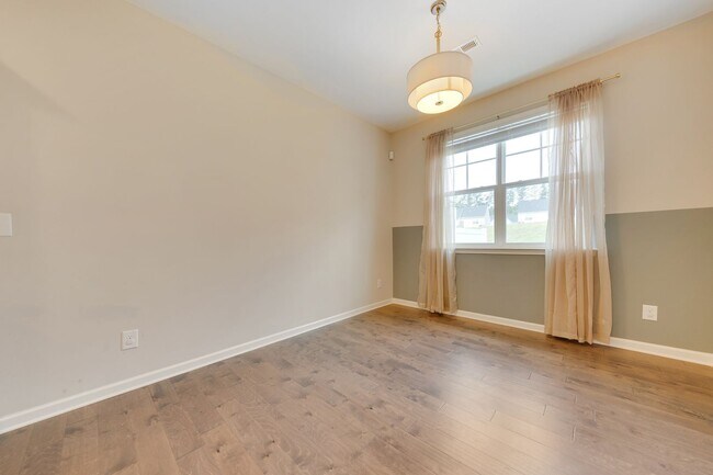Photo - Beautiful 3bd/2.5ba Townhouse Available in Durham!
