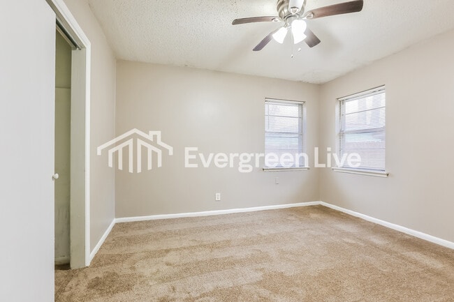 Photo - 8704 Duncan Dr