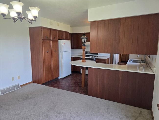 Photo - 719 W Old Rte 422