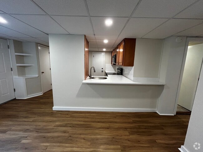 Building Photo - 55 Hale St Unit 55BHaleStreet Rental