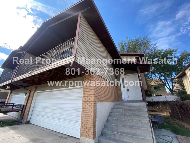 Photo - Check out This 3 Bedroom 1.5 bathroom Dupl...
