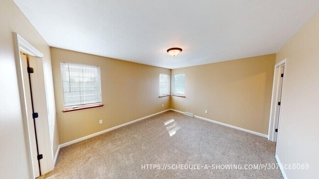 Photo - 1802 N Creek Cir