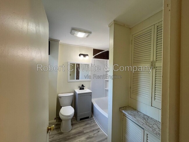 Photo - 345 W Thames St Unit 2