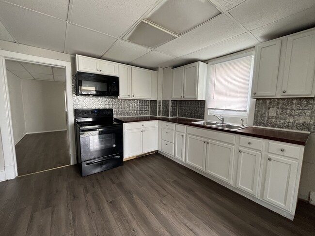 Photo - 732 Winchester Ave