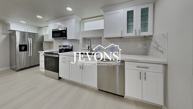 Building Photo - 1608 S M St Rental