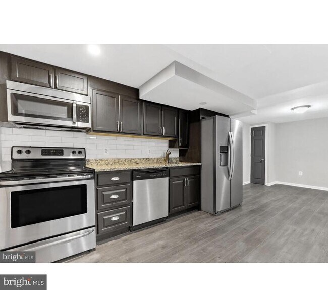 208 6th Ave