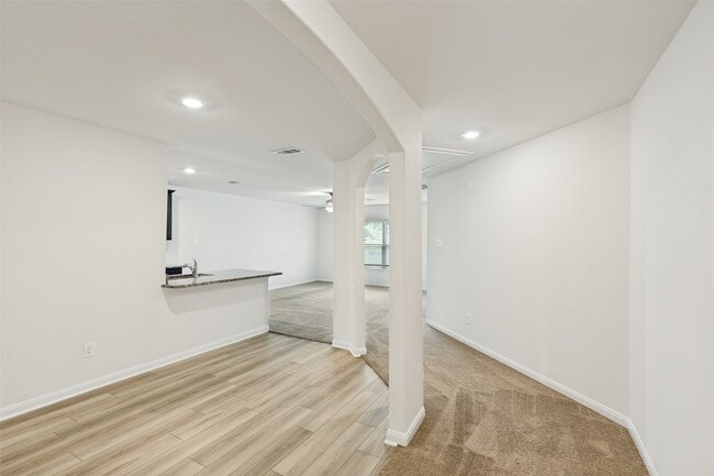 Photo - 23104 Shakespeare Dr