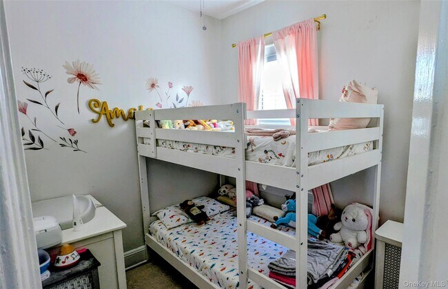 Photo - 28 E Walnut St