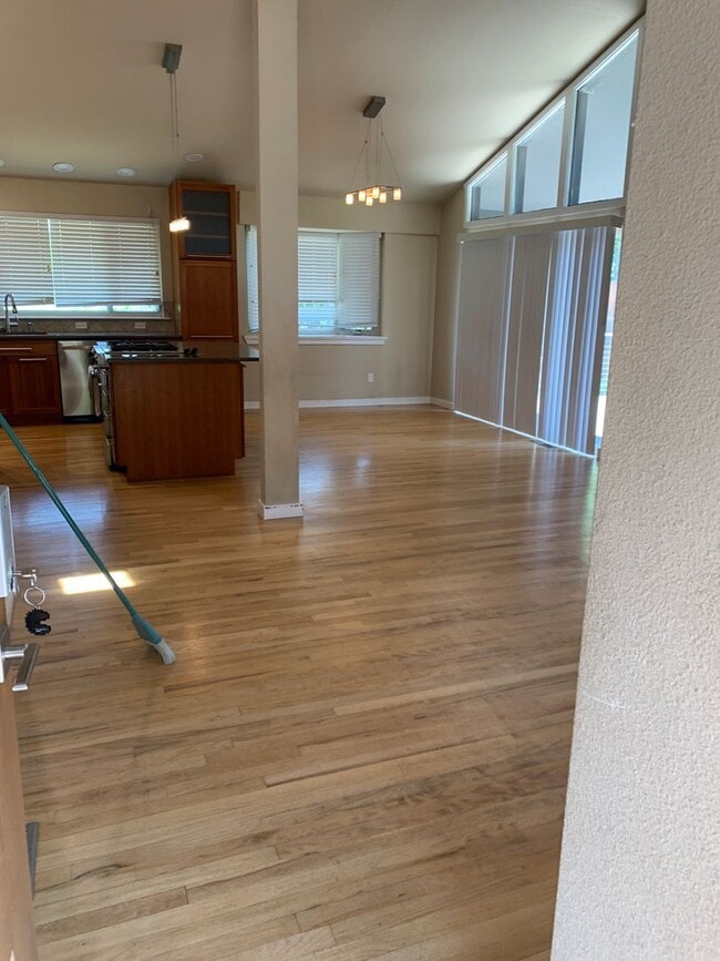 Photo - Spacious 4Bedroom Home with Finished Basement and Garage Now Available!