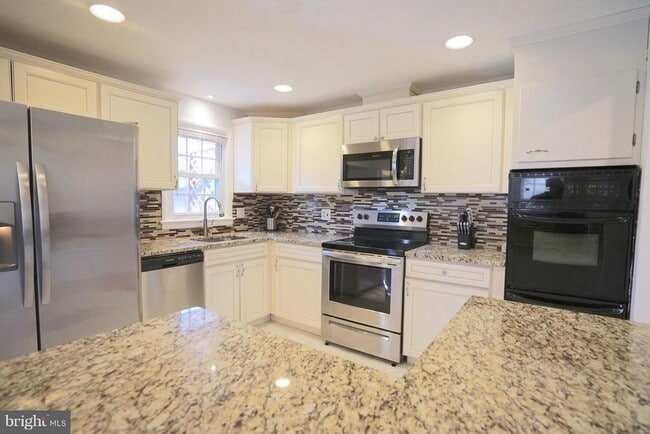 Photo - 4218 University Dr