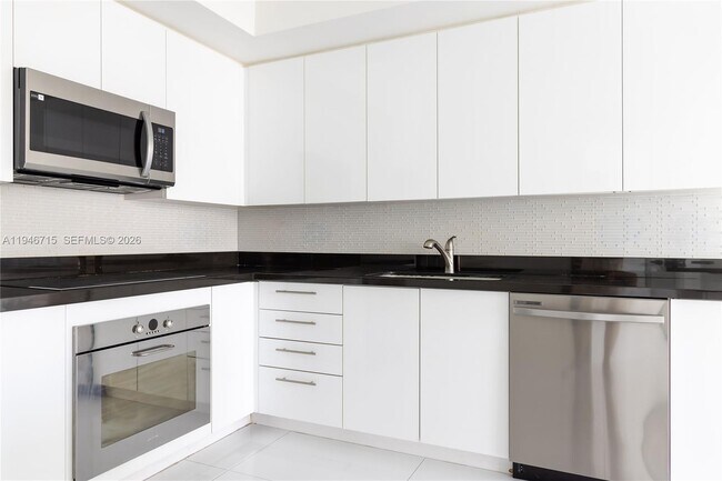 Photo - 92 SW 3rd St Unidad 3875