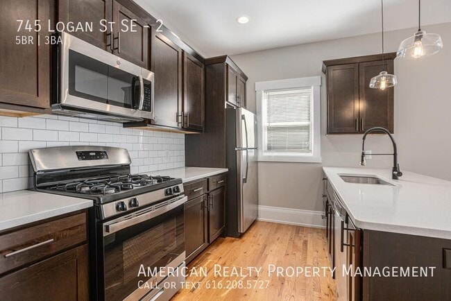 Photo - 745 Logan St SE Unit 2