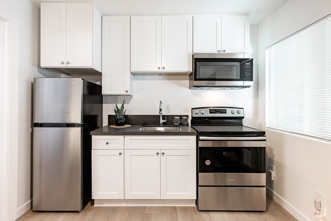 1BR, 1BA - 390SF - Kitchen - The Jade