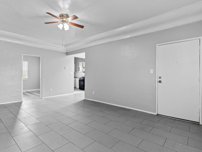 Photo - 820 Lime Avenue