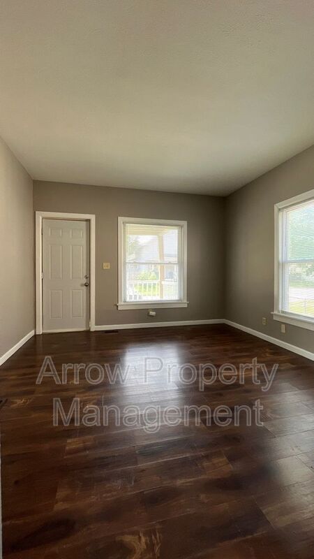 Photo - 2508 Dudley St