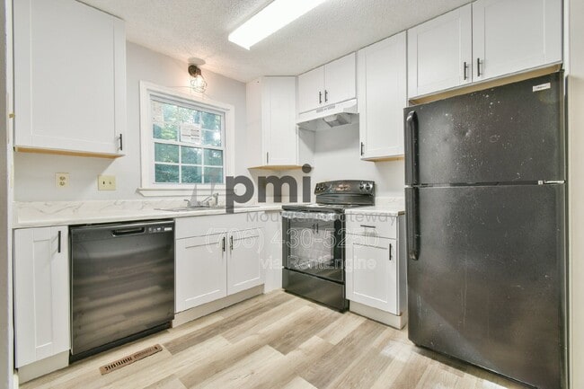 Photo - 42 Greenwood Cir