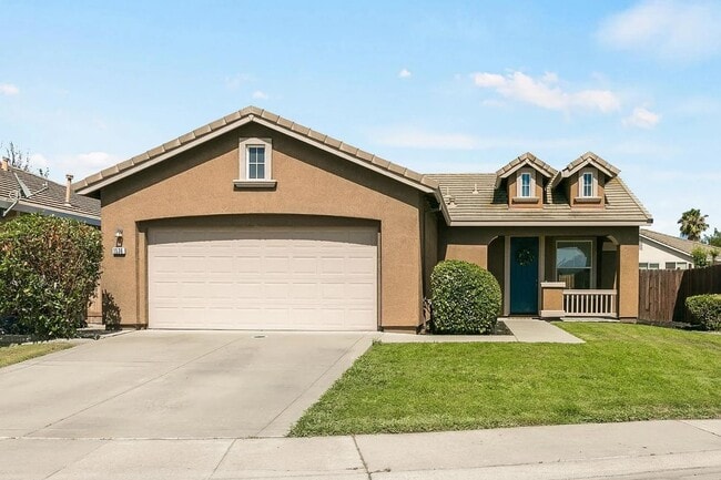 Building Photo - NOW AVAILABLE- COZY 3 BED, 2 BATH, 2 CAR GARAGE IN A QUIET NEIGHBORHOOD, NORTH NATOMAS