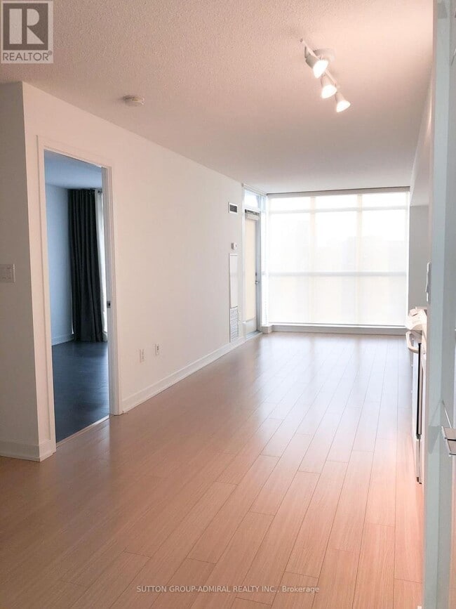 Photo - 151 Dan Leckie Way Unité 820