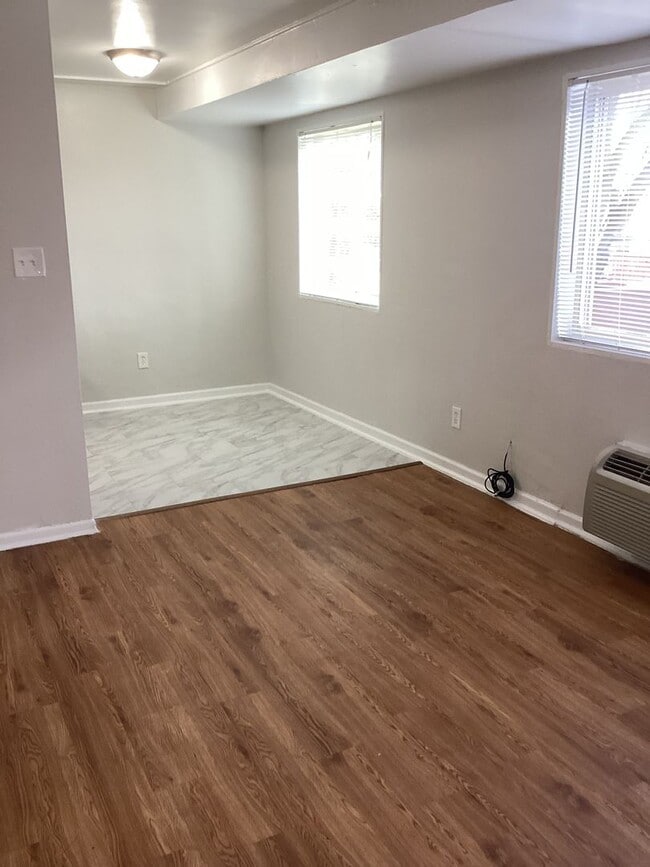 Photo - Montgomery House