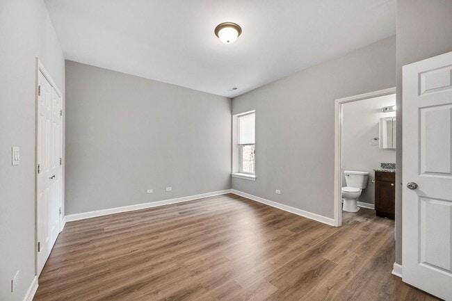 Photo - 4143 S Michigan Ave Unit 4143 S. Michigan Ave #1