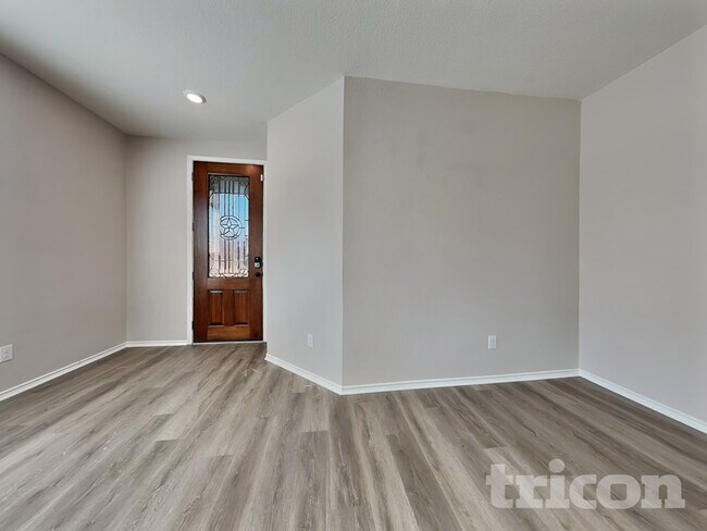 Photo - 13725 Vigilance St