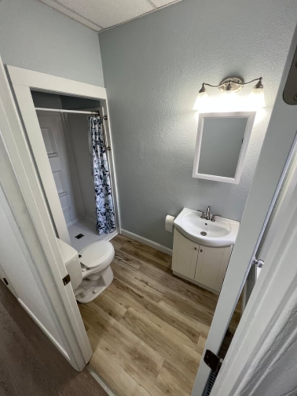 Photo - 933 White St