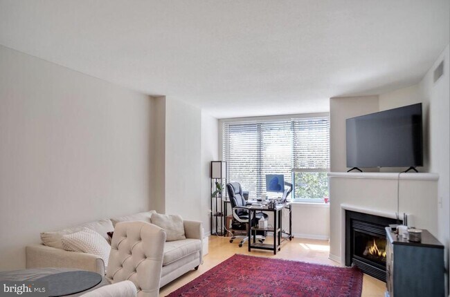 Photo - 851 N Glebe Rd Unit 402