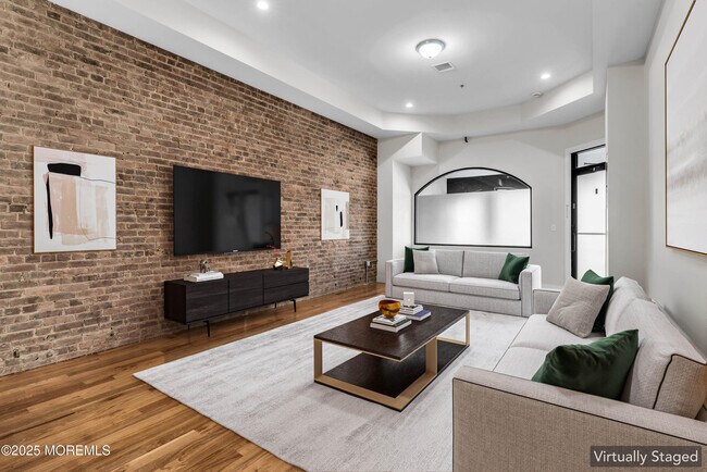 Building Photo - 7 Broad St Unit 2