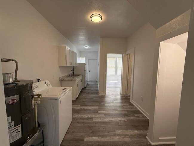 Photo - 2567 Rusk St