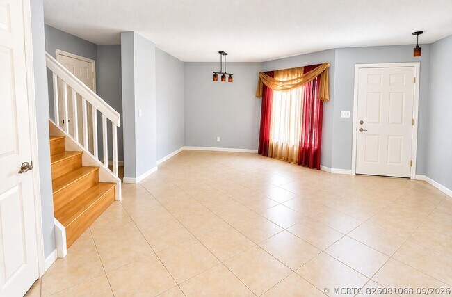 6091 Sugar Loaf Ln