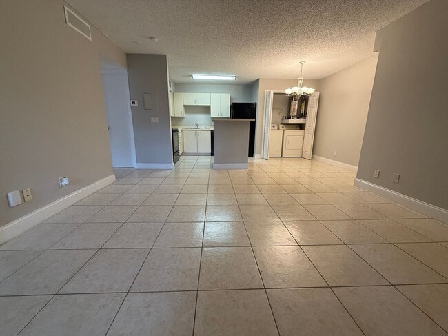 Photo - 365 Forestway Cir