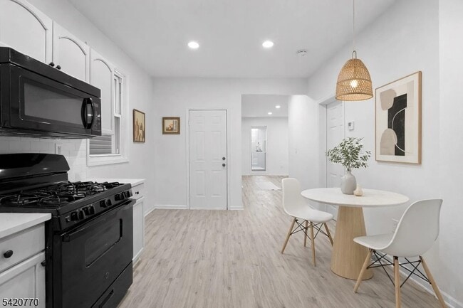 Photo - 223 Pine St Unit 1