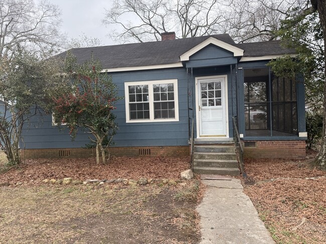 Building Photo - 605 Shannon Cir NE