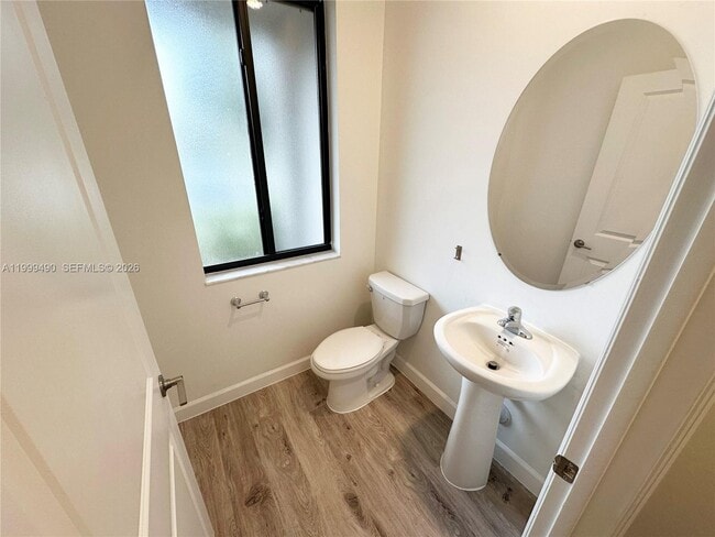 Photo - 949 NE 211th St