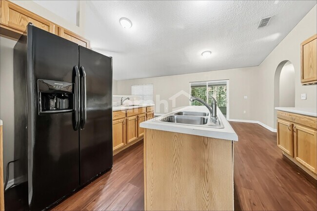 Photo - 97154 Yorkshire Dr