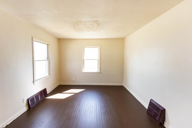 Photo - 808 Seward Ave