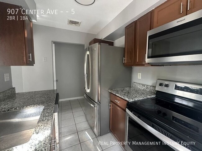 Photo - 907 Center Ave Unit 5