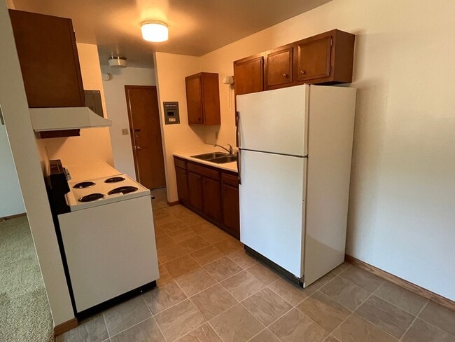Photo - Ambassador 2 Bed 1 Bath Unit 10