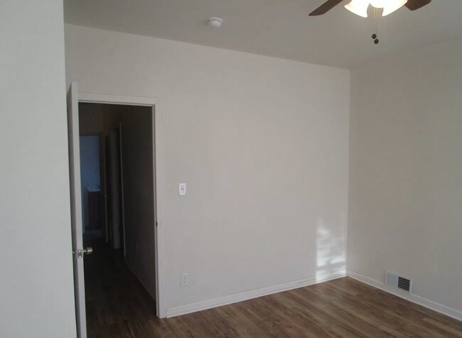 Photo - 827 E Madison St