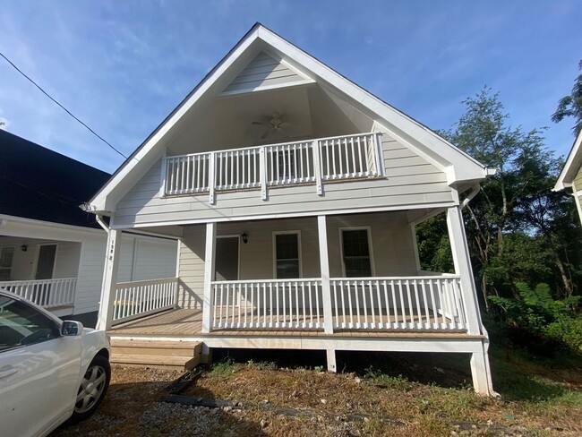 Building Photo - PRE-LEASING FOR AUGUST 2026!