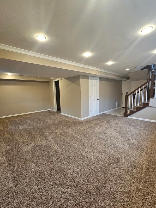 Photo - 600 Hawthorne Ln