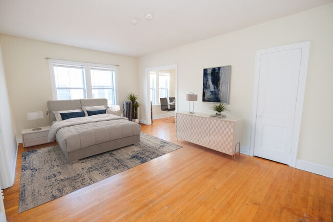 Photo - James Apartments | 2886