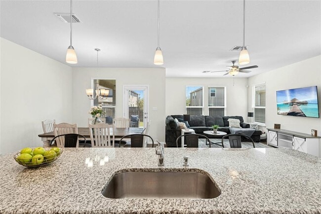 Photo - 1124 Aronia Ln