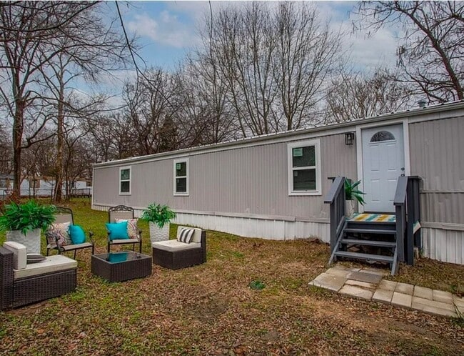 Photo - 9874 Lakeshore Dr