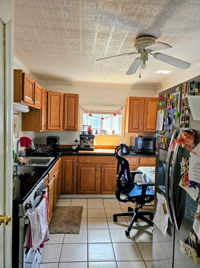 Photo - 10 Lincoln St Unit Apt B