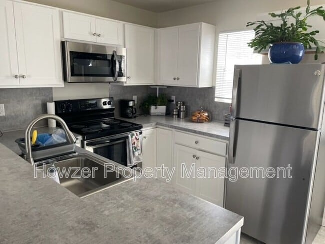 Building Photo - 17 High School Rd Unit G